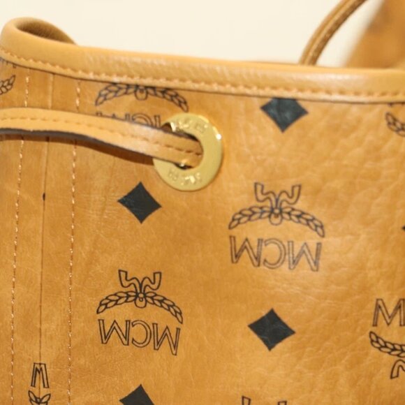 MCM Reversible Liz Shopper in Visetos - Cognac - Picture 11 of 16